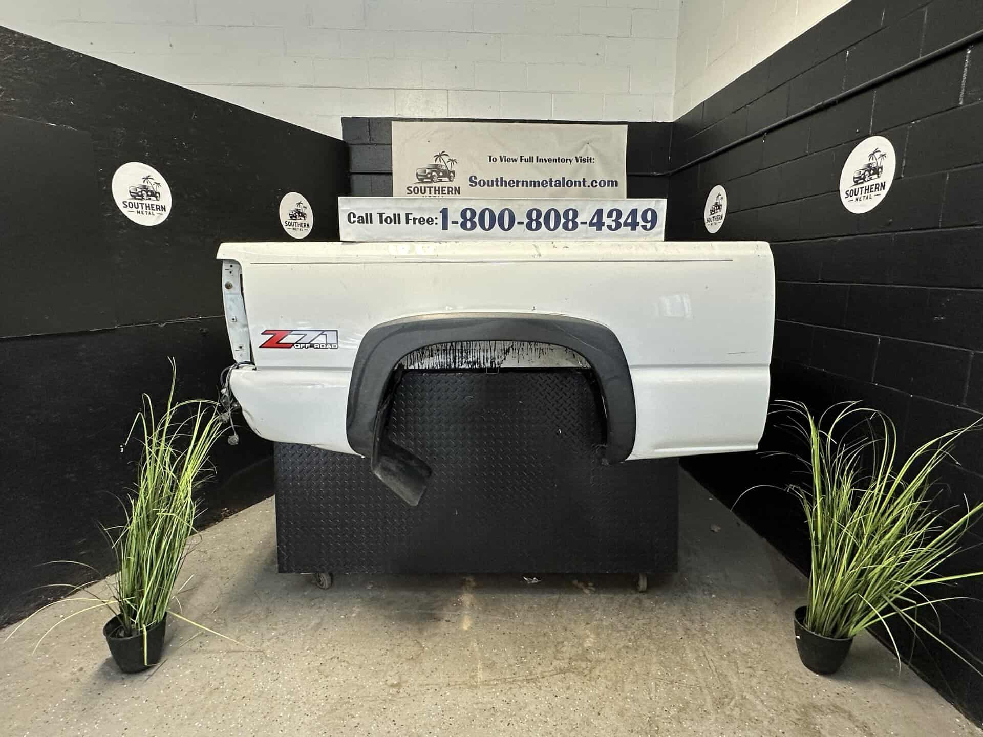 6.6FT Chevy Silverado St# Jm-133 ( White, has rust)